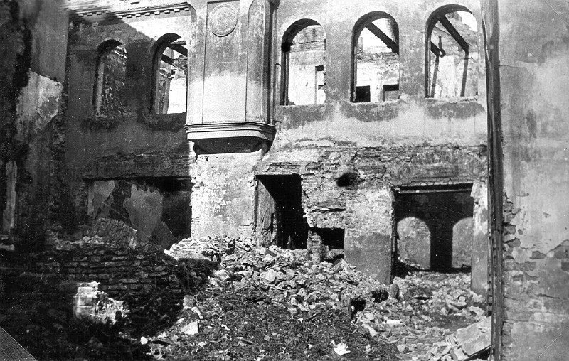 The ruins of a building on Jatkow Street in the Vilna ghetto
